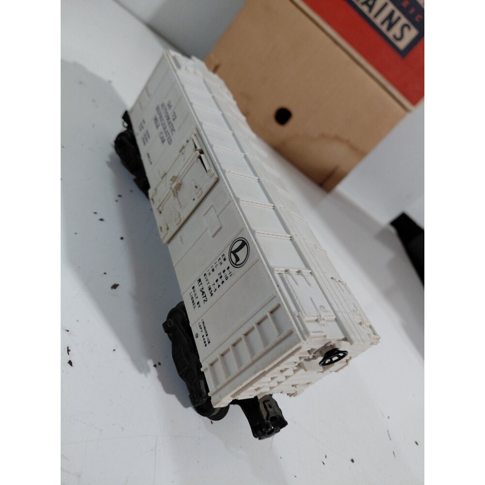 Lionel 3472 Train O Gauge Model Railroad Post War Milk Car & Platform w/Box - Picture 4 of 11